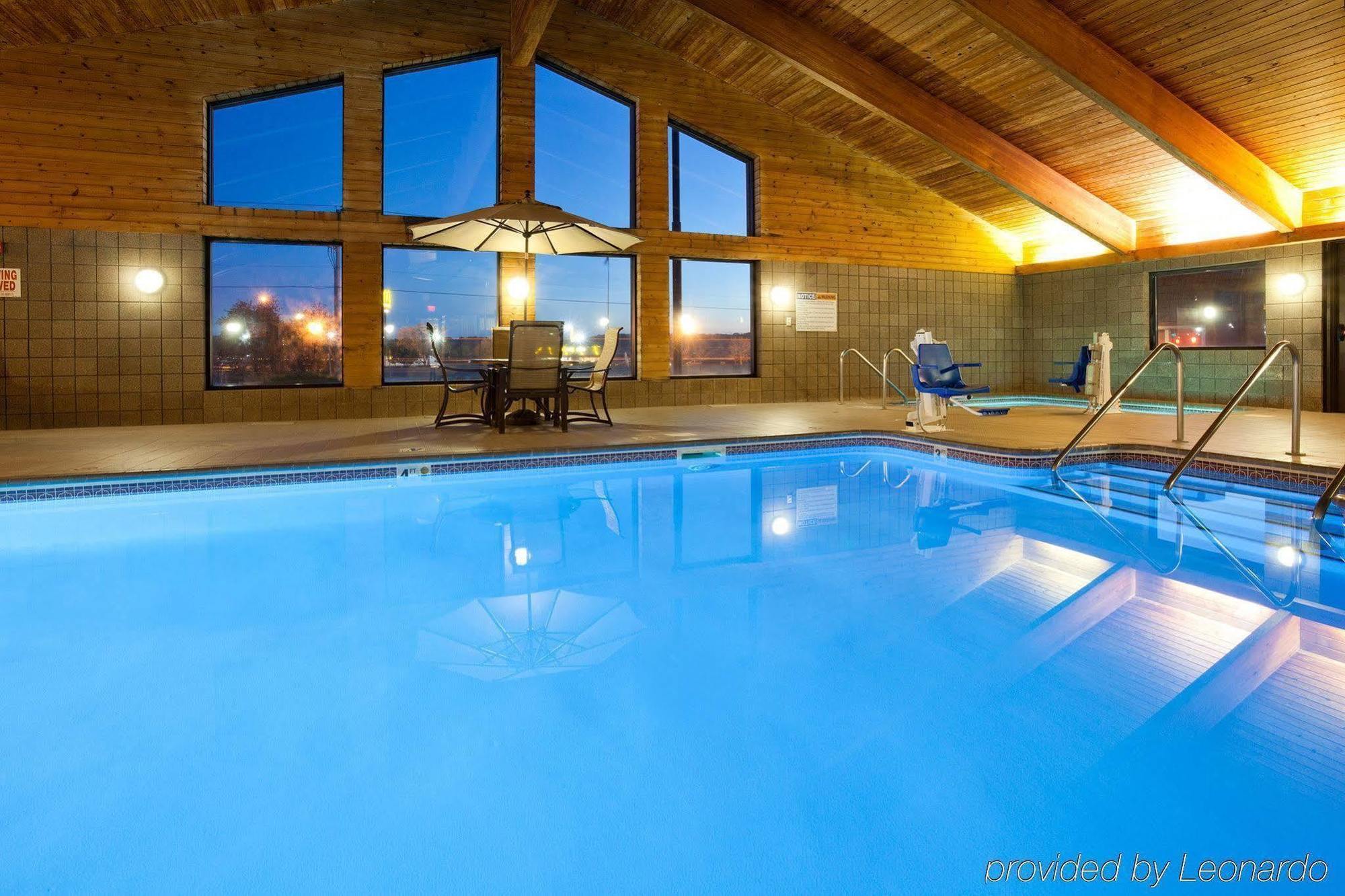 Americinn By Wyndham Eau Claire Exterior foto